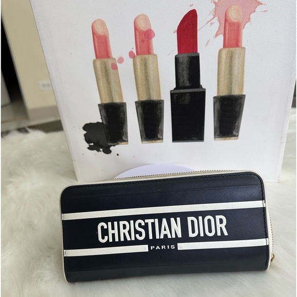 Stunning Wallet - Picture 4 of 12